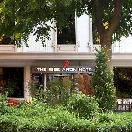 Szálloda The Rise Aron Business Merter