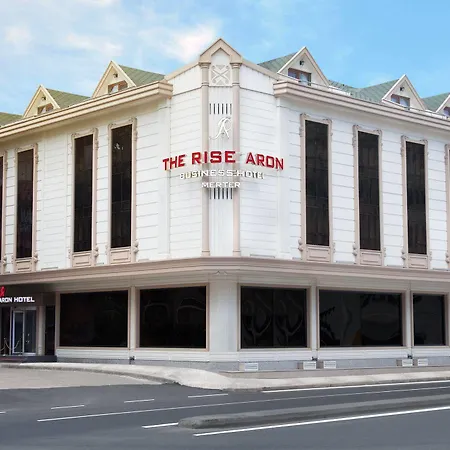 Hotel The Rise Aron Business Merter 3*