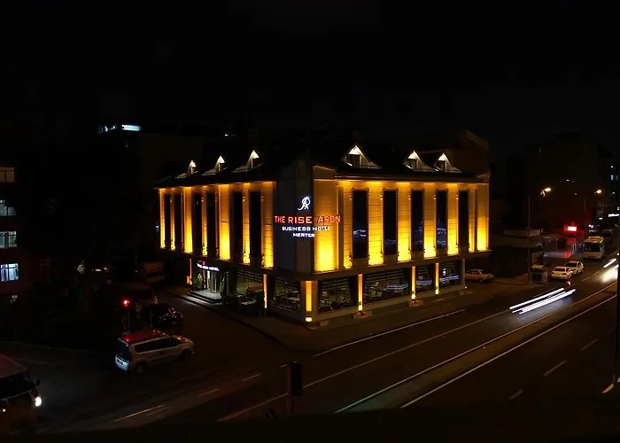 호텔 The Rise Aron Business Merter