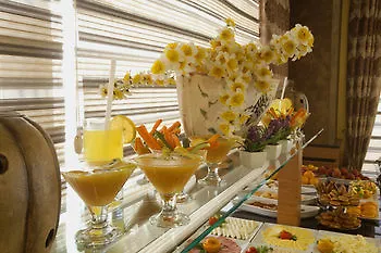 호텔 The Rise Aron Business Merter 3*