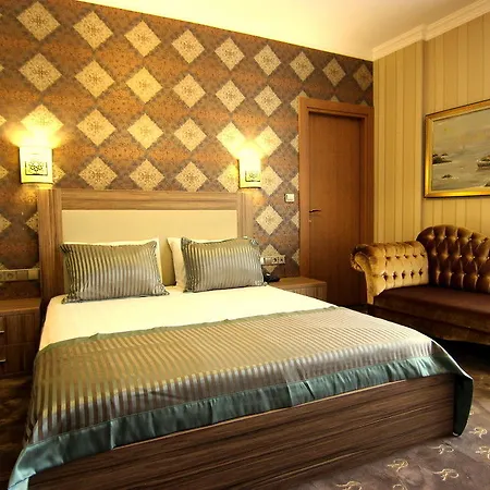 The Rise Aron Business Merter 3*