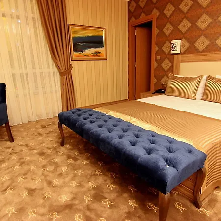 The Rise Aron Business Merter